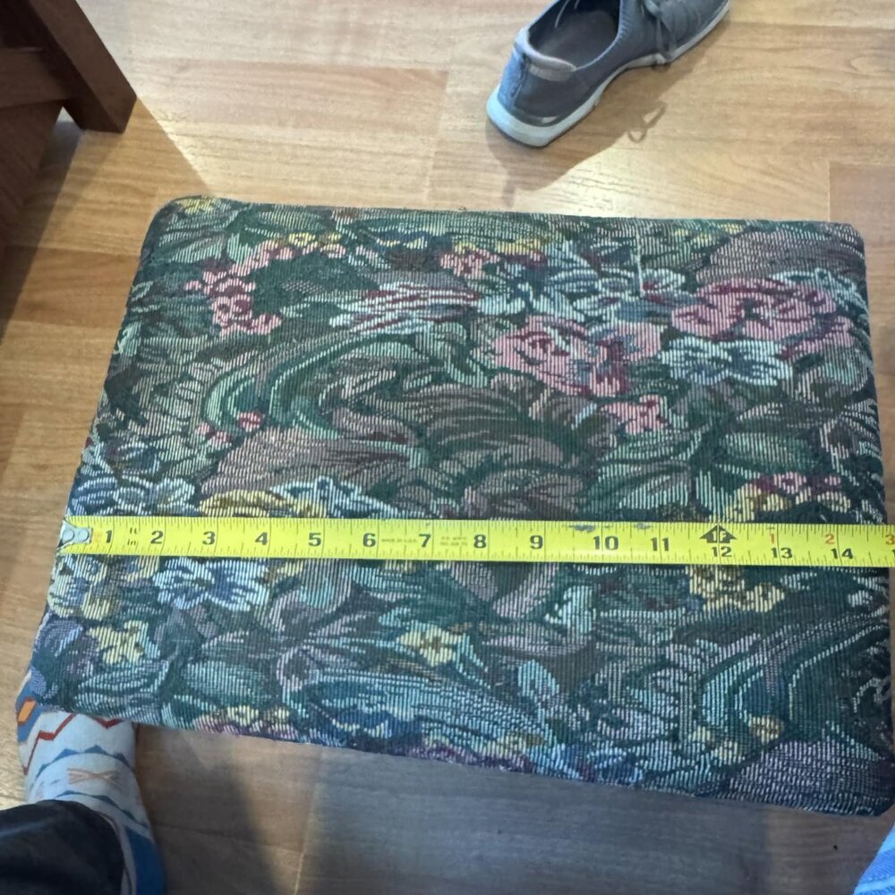 **Vintage Wooden Tapestry Footstool with Storage – Hinged Padded Top – Floral Fa - Picture 4 of 16